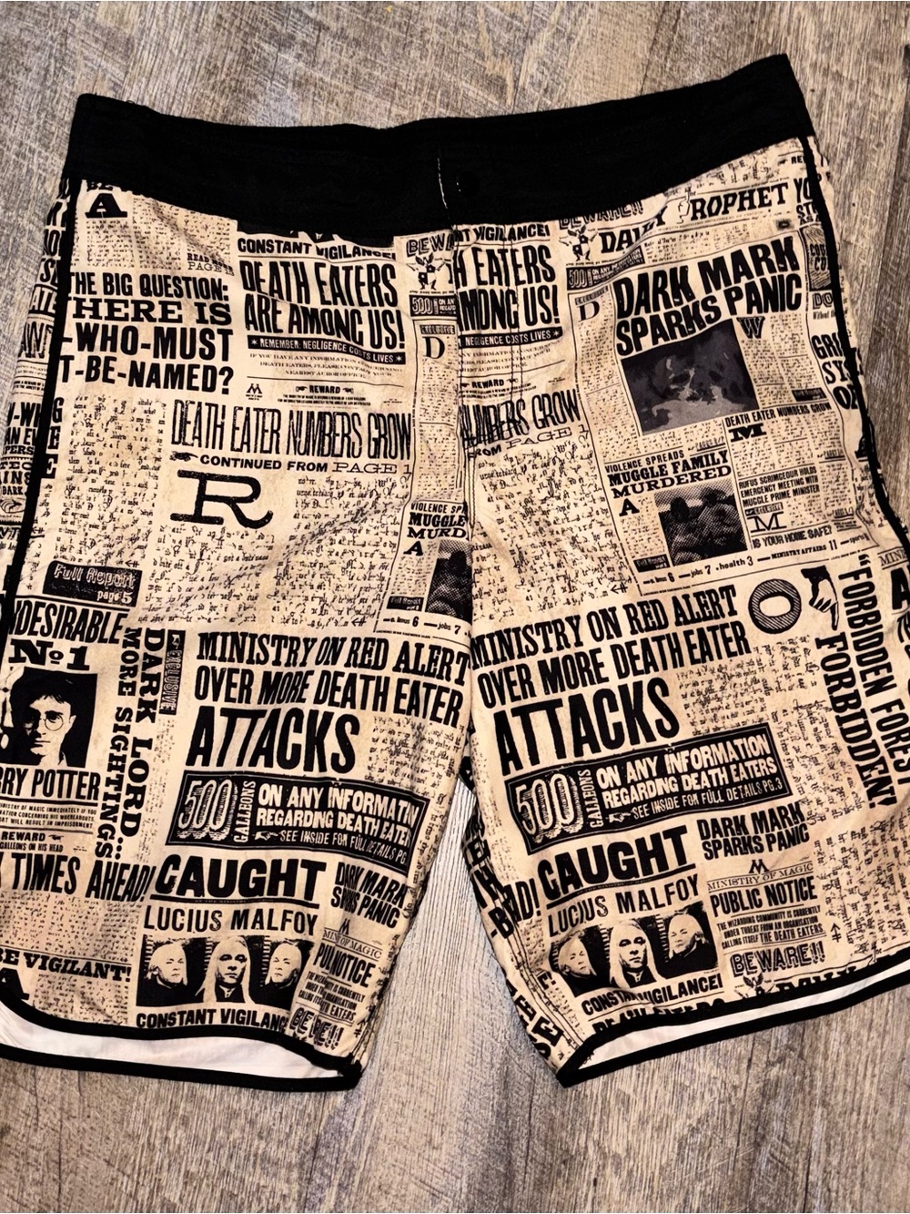 Harry Potter Hot Topic Daily Prophet Swim Shorts Men’s Size Medium